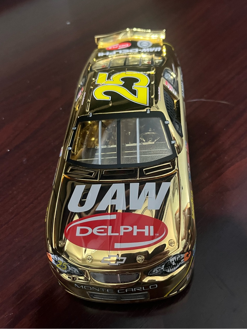 Jerry Nadeau #25 UAW / Delphi 2001 Die Cast NASCAR COLLECTIBLE Limited Edition
